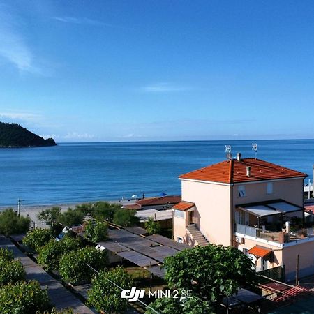 Residence Riviera Albenga Exteriör bild