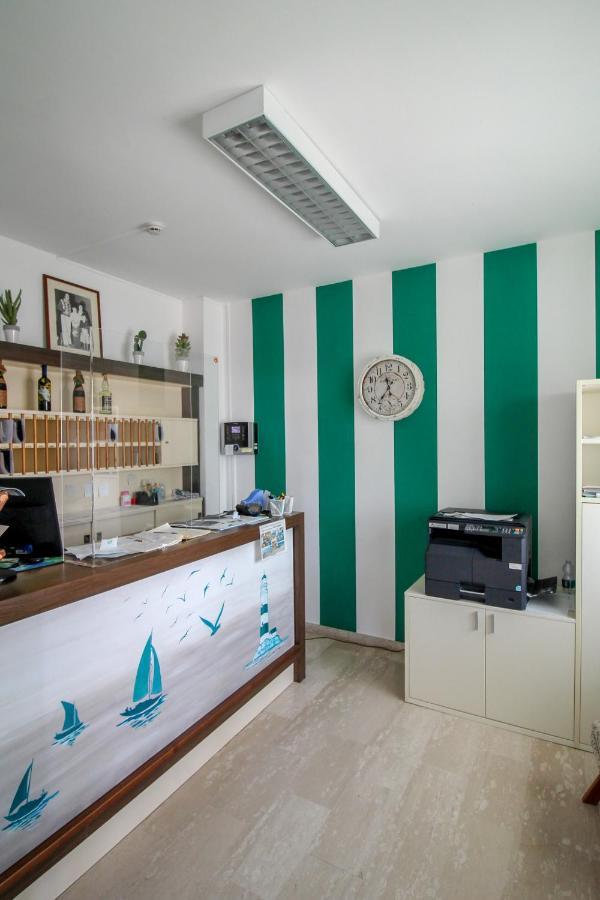 Residence Riviera Albenga Exteriör bild
