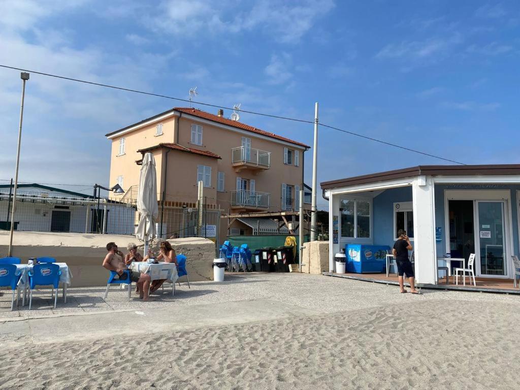 Residence Riviera Albenga Exteriör bild