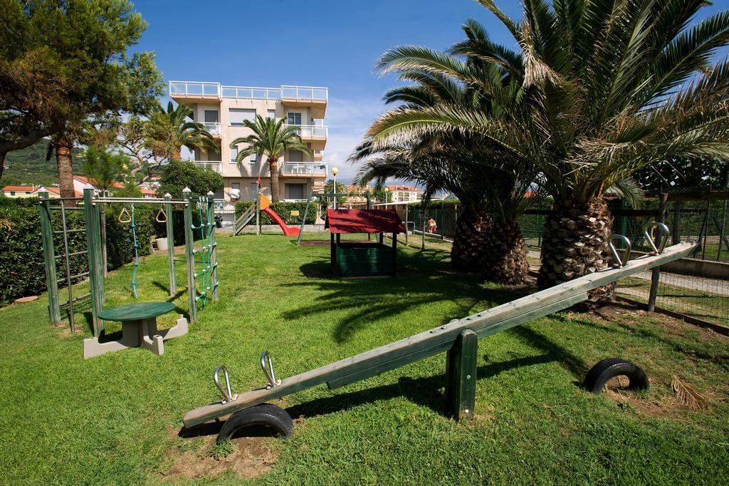 Residence Riviera Albenga Exteriör bild