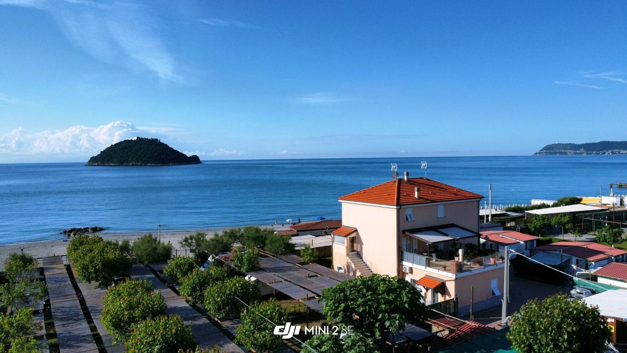 Residence Riviera Albenga Exteriör bild