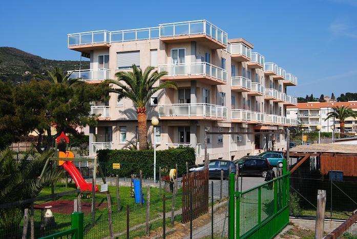 Residence Riviera Albenga Exteriör bild