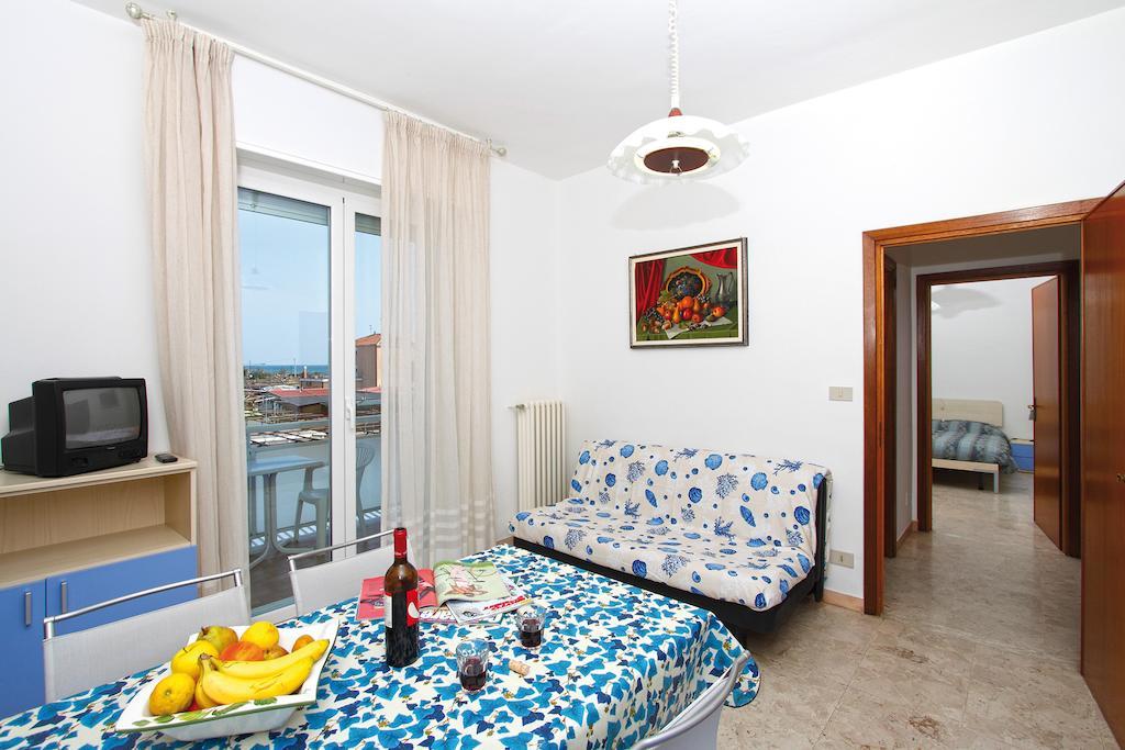 Residence Riviera Albenga Rum bild